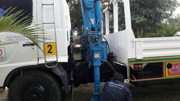 ขายรถ 10 ล้อ ฮีโน่ เมก้า ติดเครน 5 ตัน 4 ปอก 3 ชัก 240 แรง ยาว 7.20 ม.  สภาพดี จัดแนนท์ได้ครับ สนใจติดต่อได้ที่ 081-9420141  ,  081-5715326