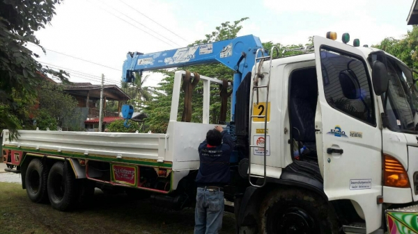 ขายรถ 10 ล้อ ฮีโน่ เมก้า ติดเครน 5 ตัน 4 ปอก 3 ชัก 240 แรง ยาว 7.20 ม.  สภาพดี จัดแนนท์ได้ครับ สนใจติดต่อได้ที่ 081-9420141  ,  081-5715326