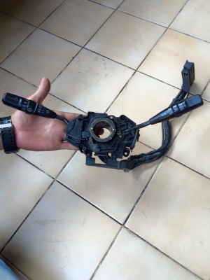 ขายสวิทซ์ไฟแผงคอรถตู้ Hiaceหัวจรวด ปี 95 96 97 ขาย 700 บาท สนใจโทร   062-121-9299 0880223848