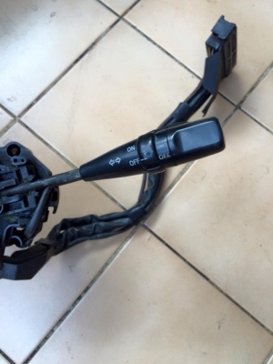 ขายสวิทซ์ไฟแผงคอรถตู้ Hiaceหัวจรวด ปี 95 96 97 ขาย 700 บาท สนใจโทร   062-121-9299 0880223848