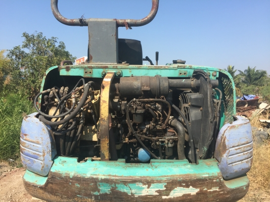 ขายโคมัสสุpc30-7e เครื่องดี ปั้มนิ้วแรงดี เอวแน่นๆครับ มีลายกระแทก