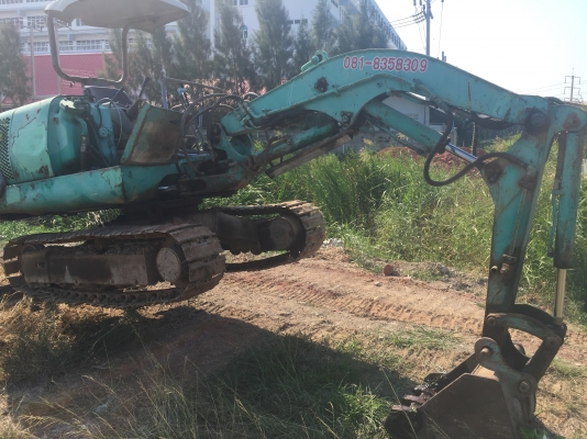 ขายโคมัสสุpc30-7e เครื่องดี ปั้มนิ้วแรงดี เอวแน่นๆครับ มีลายกระแทก