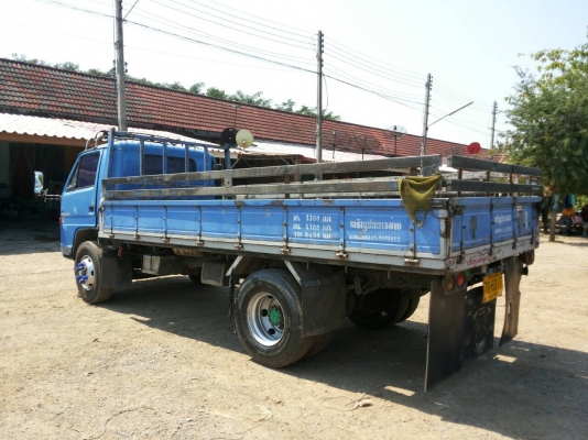 รถรรทุก ISUZU 6 ล้อ ปื47 ยาว 4.30 เมตร  เครื่อง115 แรง คานหน้ากว้าง เฟืองท้ายเอฟ.  ยางใหม่6เส้น ราคา 330,000 บ.รถอยู่สระบุรี