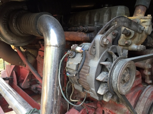 ขายรถเกี่ยวข้าวไทยเจริญราคา460000บาทครับ