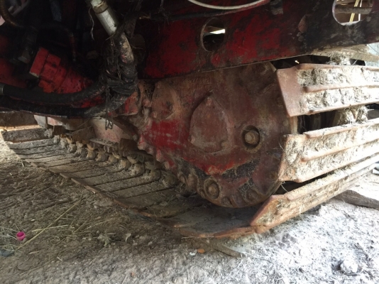 ขายรถเกี่ยวข้าวไทยเจริญราคา460000บาทครับ