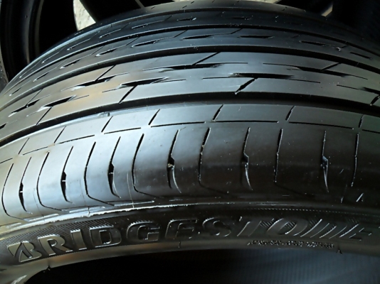 ยางขอบ17  บริดสโตน 225-45-R17ลงพื้นปี15 (4เส้น 4,600)