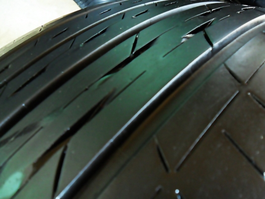 ยางขอบ17  บริดสโตน 225-45-R17ลงพื้นปี15 (4เส้น 4,600)