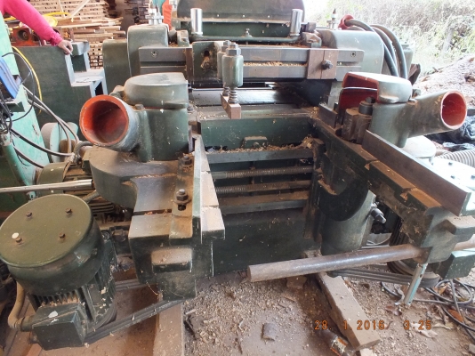 เครื่องไสไม้  3  หน้า