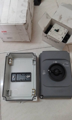 กล่อง สวิทช์ ปิด-เปิด สำหรับกลางแจ้งกันฝุ่นกันน้ำ