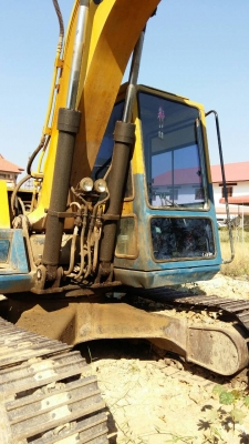 ขายแบคโฮ Komatsu PC120-3 มีลายหัวเจาะพร้อมบุ้งกี๋ 2 ใบ ขายแบคโฮ Komatsu PC120-3 มีลายหัวเจาะพร้อมบุ้งกี๋ 2 ใบ