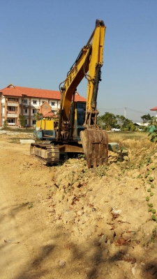 ขายแบคโฮ Komatsu PC120-3 มีลายหัวเจาะพร้อมบุ้งกี๋ 2 ใบ ขายแบคโฮ Komatsu PC120-3 มีลายหัวเจาะพร้อมบุ้งกี๋ 2 ใบ