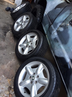 ขายล้อ Jaguar XK8 ขอบ17" กว้าง8นิ้วoffset 33 สภาพดี ขาย 26,500 บาทสนใจโทร 062-1219299. 088-0223848