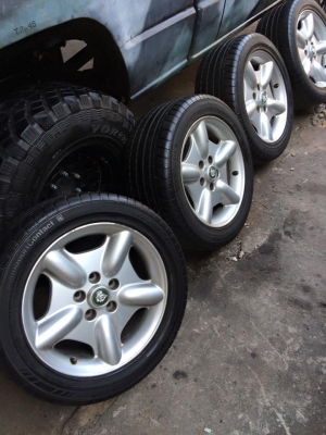 ขายล้อ Jaguar XK8 ขอบ17" กว้าง8นิ้วoffset 33 สภาพดี ขาย 26,500 บาทสนใจโทร 062-1219299. 088-0223848