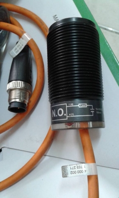 พ๊อกเซ็นเซอร์จับโลหะของใหม่คับ พ๊อกเซ็นเซอร์จับโลหะของใหม่คับ