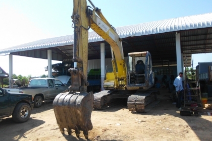 รถแม็คโคร Kobelco Mark3  ใบแทรคสภาพดี ปั้มดี เครื่องแห้ง รถพร้อมใช้งาน ราคานี้เปลี่ยนโรเลอร์ ใบแทรค และทำสีให้ใหม่