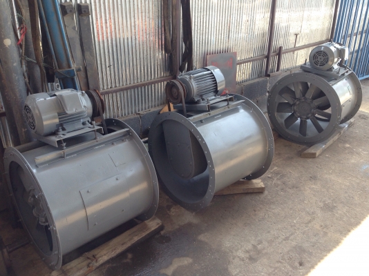 ( เหลือ 2 ตัวครับ )ขายโบวท่อดูด-เป่าอากาศ ขนาด 3HP. 380V สภาพดี ใบพลาสติก มี 3ชุดครับ