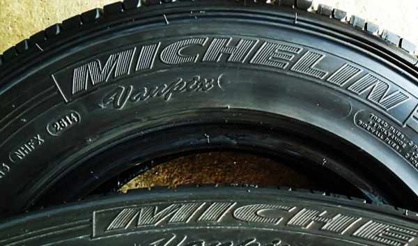 ยางกระบะ15 มิชลิน205-70-R15 ลงพื้นปลายปี14 (4เส้น4,800) ยางกระบะ15 มิชลิน205-70-R15 ลงพื้นปลายปี14 (4เส้น4,800)