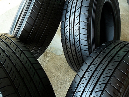 ยางกระบะ15  มิชลิน205-70-R15 ลงพื้นปลายปี14 (4เส้น4,800)