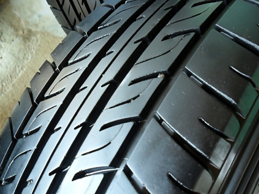 ยางกระบะ15 มิชลิน205-70-R15 ลงพื้นปลายปี14 (4เส้น4,800) ยางกระบะ15 มิชลิน205-70-R15 ลงพื้นปลายปี14 (4เส้น4,800)