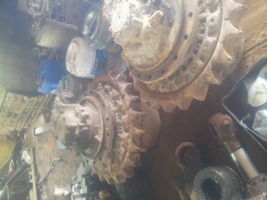 ขายอะไหล่แบคโฮ  KOBELCO  SK200 MARK2  กระบอก แพคอนโทล สวิง ตัวเดิน เครื่อง 6D31 พร้อมใช้