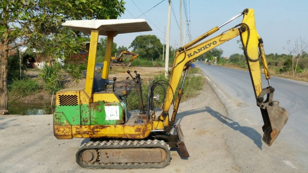 ขายด่วนขายด่วนรถเเม็คโคร KOMATSU PC05-6 รถนอกนำเข้ายังไม่เคยใช้งานเมืองไทยเลย