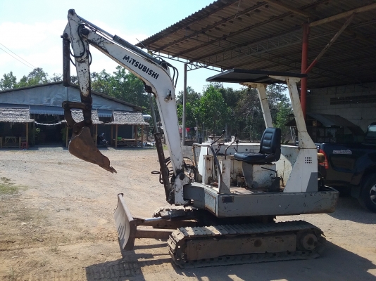 ขาย100,000รถแบคโฮ MITSUBISHI MS 035 เครื่องดีปั้มดีเอวแน่นโซ่ดีแต่รอนเลอร์ไม่มี 090-772-3710 090-772-3708