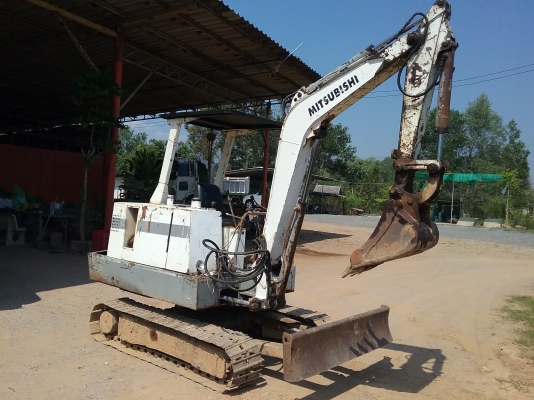 ขาย100,000รถแบคโฮ MITSUBISHI MS 035 เครื่องดีปั้มดีเอวแน่นโซ่ดีแต่รอนเลอร์ไม่มี 090-772-3710 090-772-3708