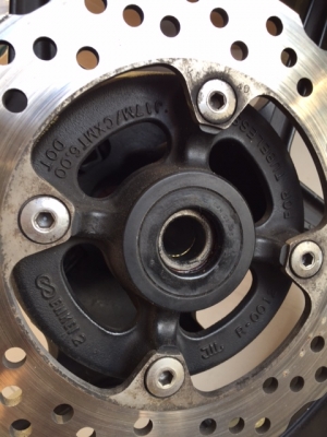 ล้อหลัง ZX10R มือสอง แปลงใส่ ER6 หรือรุ่นอื่น ล้อหลัง ZX10R มือสอง แปลงใส่ ER6 หรือรุ่นอื่น