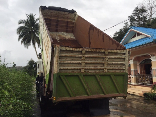 ขายดาวน์ 10ล้อดั้มพ์ ISUZU MP1FXZ7778T เครื่อง 360แรงม้า ปี56 สนใจโทร 081-970-1072 ขายดาวน์ 10ล้อดั้มพ์ ISUZU MP1FXZ7778T เครื่อง 360แรงม้า ปี56 สนใจโทร 081-970-1072