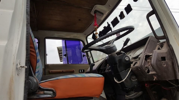 ขาย10ล้อ1เพลา HINO EH700 แชชซีสวย เบรคทิ๊ฟฟี่ เพาเวอร์ หางลากแบ็คโค200 เอกสารครบพร้อมวิ่งงาน