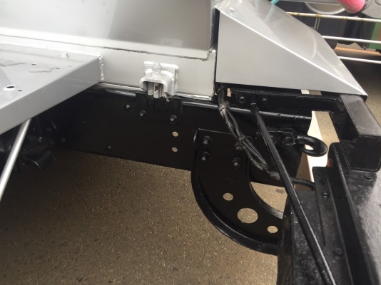 รถโม่ปูน isuzu deca  รถนอก สภาพสวยมากๆ  โม่ใหญ่ 4  คิว    กำลังจะเข้ามาครับ