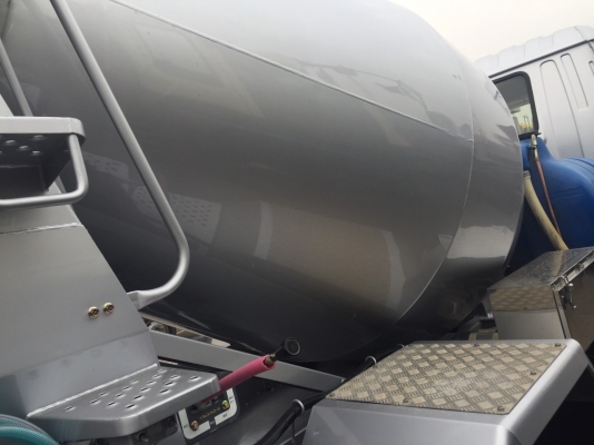 รถโม่ปูน isuzu deca  รถนอก สภาพสวยมากๆ  โม่ใหญ่ 4  คิว    กำลังจะเข้ามาครับ