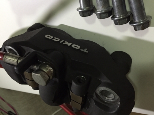 เบรค Tokico ใส่ Suzuki GSXR รุ่นใหญ่ พร้อมสายถัก Galfer เบรค Tokico ใส่ Suzuki GSXR รุ่นใหญ่ พร้อมสายถัก Galfer