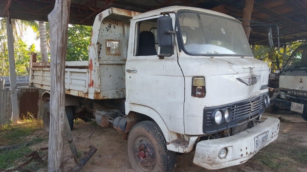 ขายรถดัมพ์ hino km110 dq100 เครื่องเดิม เอกสาร วิ่งใช้งานได้