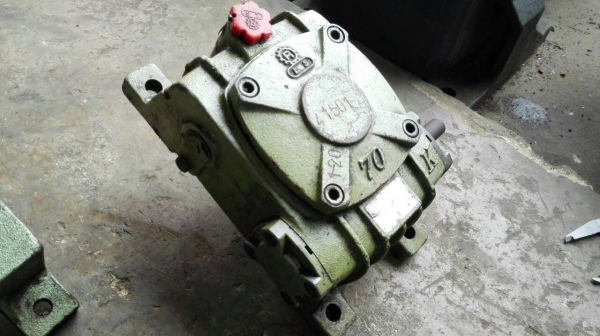 Sell>> วอร์มเกียร์ทดแนวคว่ำ ZERO-ONE เบอร์ 70 ทด 1:30 สภาพสวยหมุนนิ่มพร้อมใช้งาน.