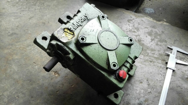 Sell>> วอร์มเกียร์ทดแนวคว่ำ Bellpony Japan เบอร์ 70 ทด 1:40 สภาพสวยหมุนนิ่มพร้อมใช้งาน.