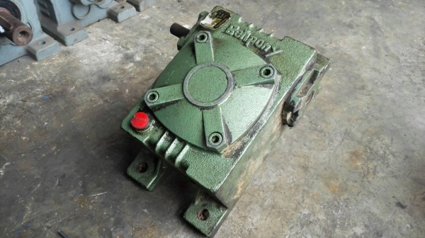 Sell>> วอร์มเกียร์ทดแนวคว่ำ Bellpony Japan เบอร์ 70 ทด 1:40 สภาพสวยหมุนนิ่มพร้อมใช้งาน.