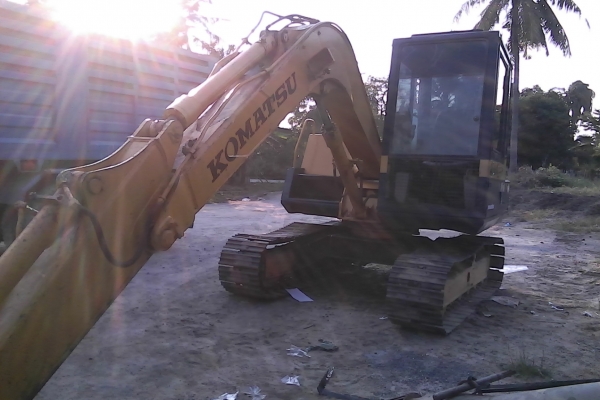 ขายKomatsu PC60-5เครื่อวปั้มยกใหม่เชีย่งกงแน่นระบบพร้อมโซ่ดีลอนเล่อดีเอวแน่นช่วงล่างเต็มพร้อมใช้