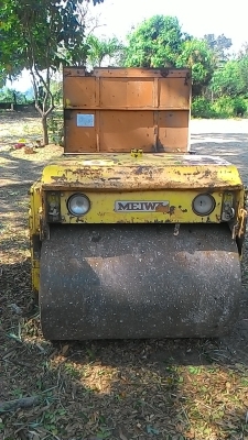 ขายแล้วครับเลิกกิจการ  รถบท4ตัน MEIWA ขับหน้าหลัง 2 จังหวะ เครื่องเดิมพร้อมใช้งานทุกระบบ