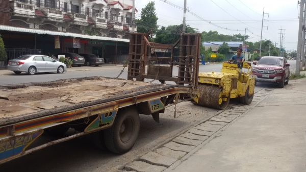 ขายแล้วครับเลิกกิจการ  รถบท4ตัน MEIWA ขับหน้าหลัง 2 จังหวะ เครื่องเดิมพร้อมใช้งานทุกระบบ