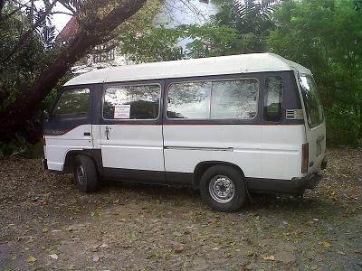 รถตู้ อีซูซุ บัดดี้ ปี 92 เครื่อง 2.5 ราคาต่อรองได้ค่ะ