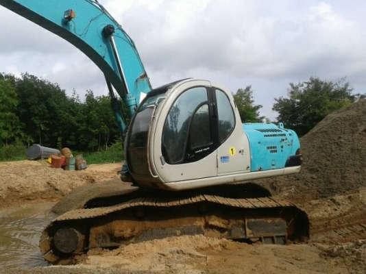 ขายรถแบคโฮ KOBELCO  sk200-5superเล่มทะเบียนไฟฟ้าครบช่วงล่างเต็มพร้อมใช้