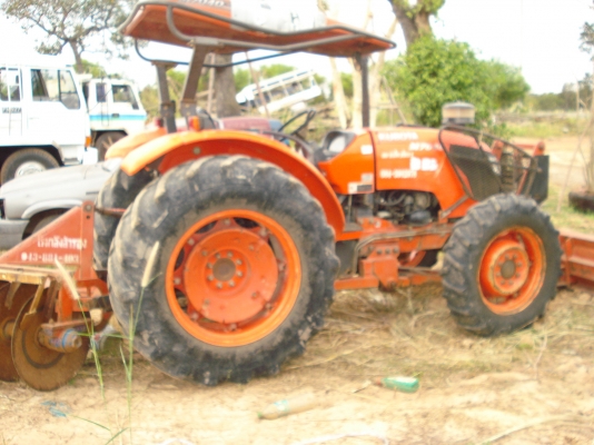 KUBOTA M7040 เครื่องแรงดี เอกสารเล่มทะเบียนครบ อุปกรณ์ผาน+ใบดันหน้า รถทำงานได้ 3000 ชม. ด่วนครับ KUBOTA M7040 เครื่องแรงดี เอกสารเล่มทะเบียนครบ อุปกรณ์ผาน+ใบดันหน้า รถทำงานได้ 3000 ชม. ด่วนครับ