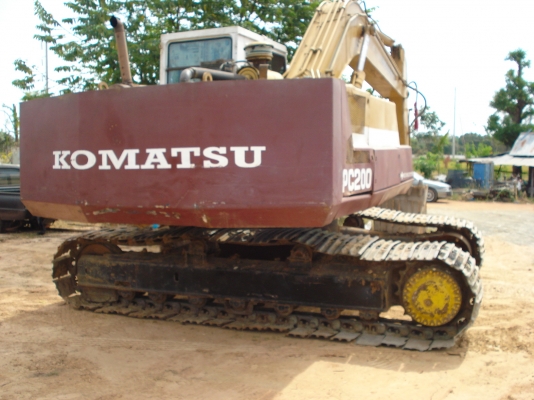 KOMUTSU 200-3 เครื่องดี เอวดี ช่วงล่างดี รถพร้อมใช้