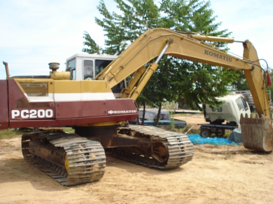 KOMUTSU 200-3 เครื่องดี เอวดี ช่วงล่างดี รถพร้อมใช้