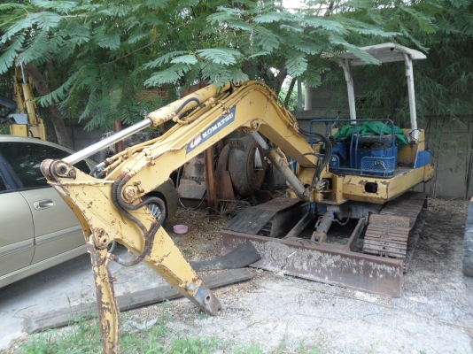 ขาย แบคโฮ PC40-3 KOMATSU จอดไม่ได้ใช้งาน