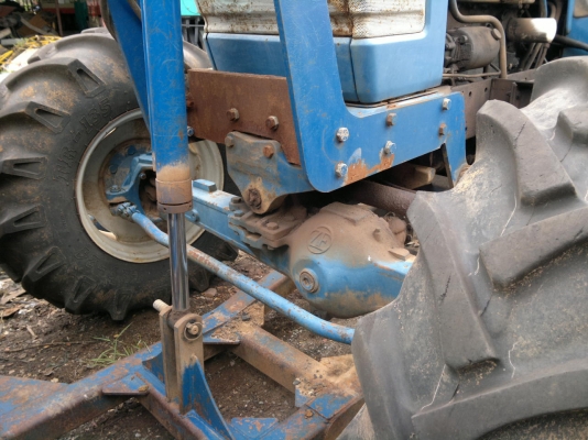 ขายรถFORD 2 เพลา 4X4  เอกสารมี สภาพสวย พร้อมใช้