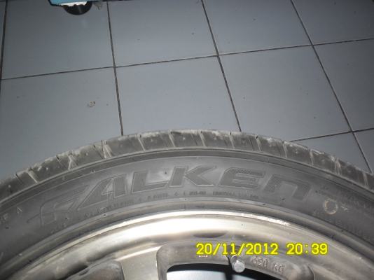ขายยาง falken  215/50 r17  4 เส้นสวยๆ ยางปี 2012