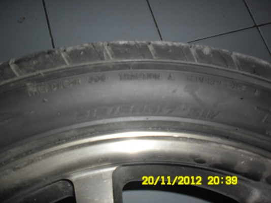 ขายยาง falken  215/50 r17  4 เส้นสวยๆ ยางปี 2012