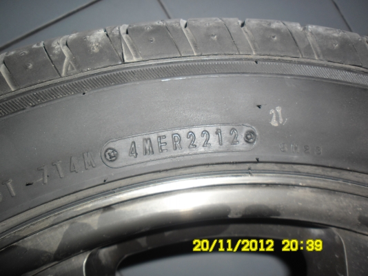 ขายยาง falken  215/50 r17  4 เส้นสวยๆ ยางปี 2012